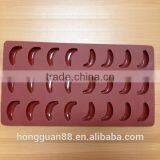 FDA Food Grade Silicone 24 Cups Banana Shape Silicone Chocolate Molds Chocolate Maker Online Selling Silicone Cake Molds thumbnail-2