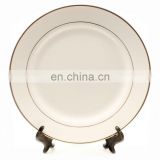 white plates with footstand
