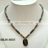 Glass Bead Costume Necklace thumbnail-5