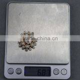 Metal Zinc Gold Brooches Pin With Rhinestone and White Pearl thumbnail-2