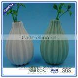 Porcelain Small Flower Vases for Decoration thumbnail-3
