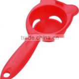 Factory direct supply kitchen ware egg dividing from China