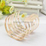 Fashion Iron Gold Hollow Bangle Cuff Bracelet for Women thumbnail-4