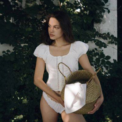 Южно - корейский стиль, мелкий свежий и сладкий белый топ с пуховыми рукавами, красивая короткорукавная футболка с V - вырезом для женщин в стиле bm photo-3