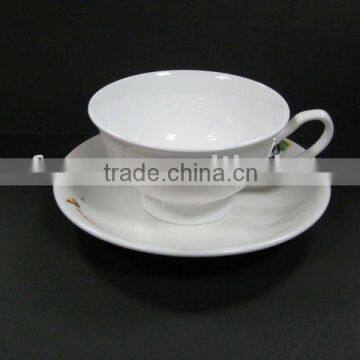 YF27006 cup and saucer set