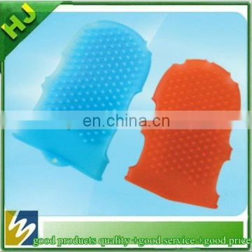 Silicone bathing gloves