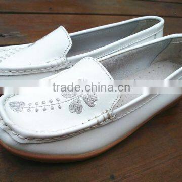 wholesale popular nurse hospital shoes unique white leather flat nurse shoes china OEM order