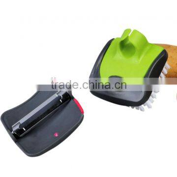 S/S+TPR+PP 6.2*6.5 Kitchen Tools Peeler&thumb Brush photo-3