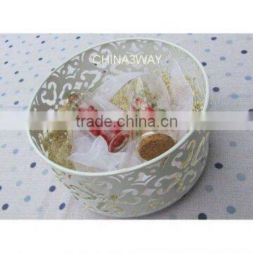 Enamel Fruit Vegetable Colander photo-3