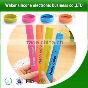 cheap silicone ruler slap bracelet with metal band, silicone slap wristband