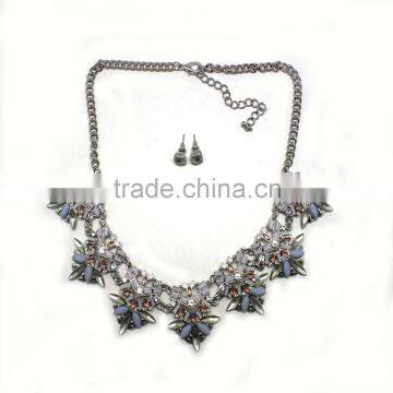 Latest Trends Fashion Jewelry Acrylic Beads And Rhinestone Charms Chic Statement Necklace Set