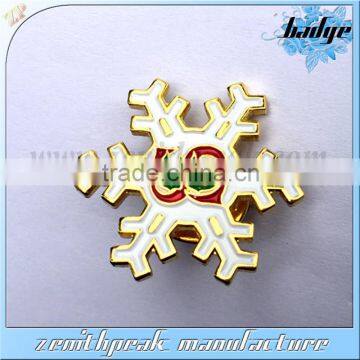 High quality metal snowflake lapel pin/cheaper snowflake pins/enamel snowflake lapel pin badge