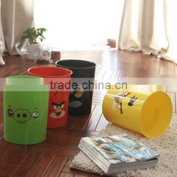 Cartoon Dustbin household trash can