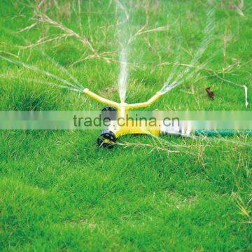 3-arm reliable metal flower sprinkler with wheel base