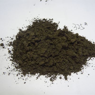 Iron chromite powder/flour for the production of glass containers