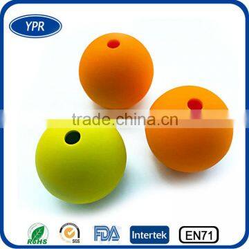 2016 Customized Food grade novelty football shape silicone ice ball maker