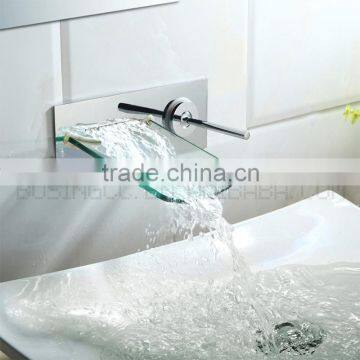 China Factory Fashion Style Zinc Alloy Single Handle Waterfall Wall Faucet