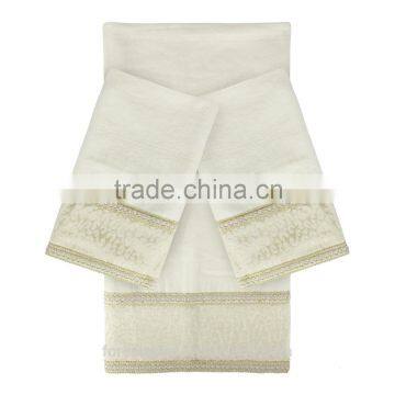 Factory Sale Elegant Design Embroidery Applique Face Towel photo-4