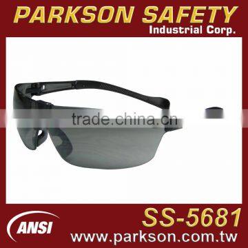 Taiwan Cheap Lightweight One Piece Safety Spectacle with ANSI Z87.1 standard SS-5681