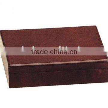 Wooden jewelry box
