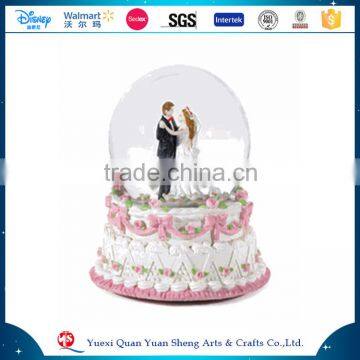 Hot Sales 2015 Photo Glass Plastic Polyresin Wedding Couple Snow Globe,Wedding Favors Snow Globe