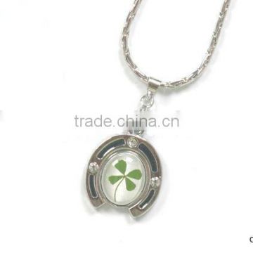 Four leaf clover horse shoe necklace jewelry