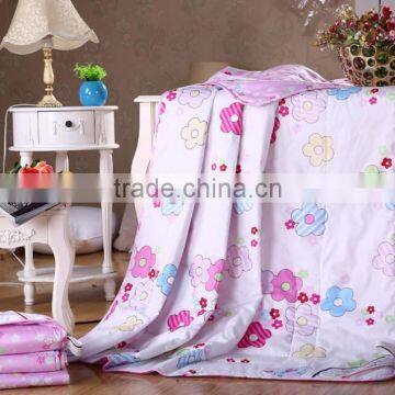 China Factory Price Natural Down and Feather Silk Quilted Round Bed Comforters