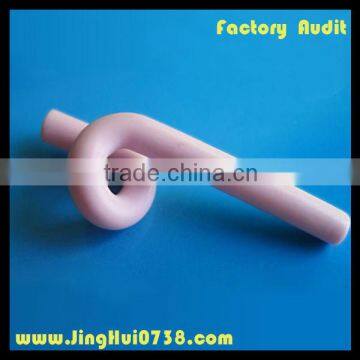 Ceramic pig tail guide