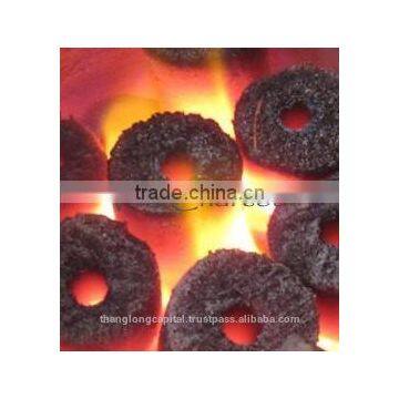 Coconut shell charcoal briquette