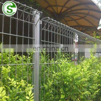 4ft 8 gauge decorative welded wire mesh grass fence roll top fencing panels