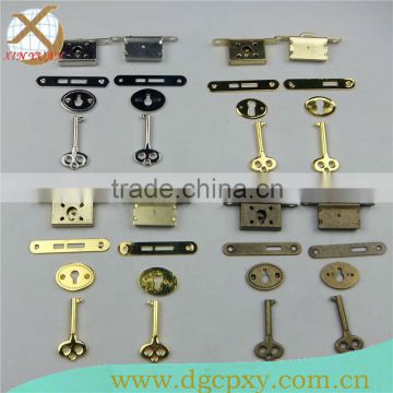 fashion cosmetic box locks