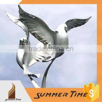 Metal painted bird sculpture for interior decoration