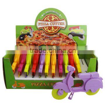 Newest Plastic Pizza Cutter With Colored Blade