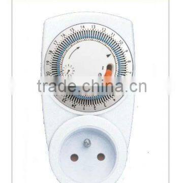 French plug-in timer mechanical timer switch