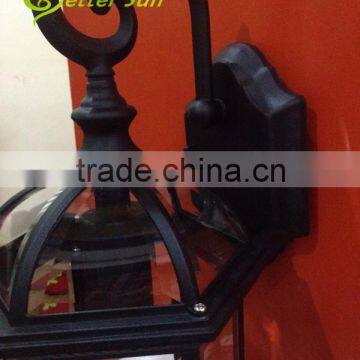 Aluminum Lantern Outdoor Solar Wall Light 110V/Exterior Lighting Fixture