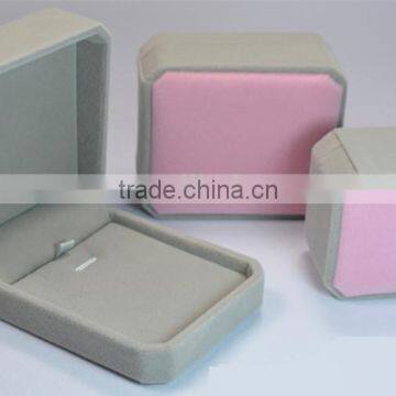 Custom Wholesale Small Velvet Jewelry Box for Wedding photo-5
