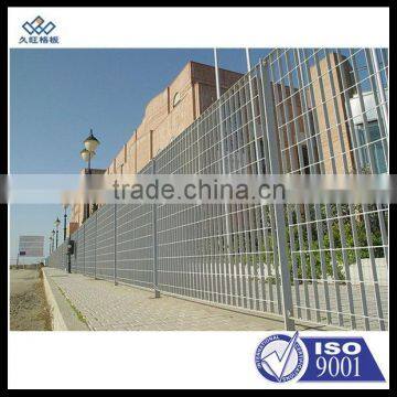 Galvanized steel grating fence