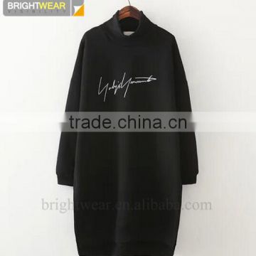 Pullover long style sweatshirt with mockneck and embroidery for women