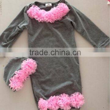 Yawoo Hot Sale High Quality Low Price OEM Cotton Gray Solid Color Long Sleeve Matching Flower Cap Baby Girls Cute Nightgown Sets