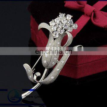 Wholesale new fashion clear crystal silver lovely bouquet woman brooch brooch jewelry sell like hot cakes