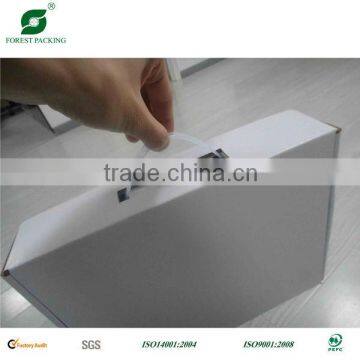 WHITE PLASTIC HANDLE CORRUGATED BOX