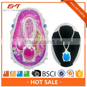 Fashion girl beauty jewelry bead toy with light