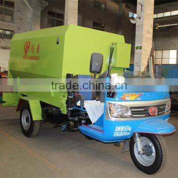 Tricycle Vehicle-mounted Best Price Spreader for Dairy Farm