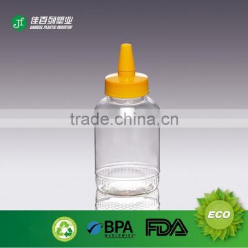 2016 New design 360ml clear Sauce Plastic bottle long nozzle