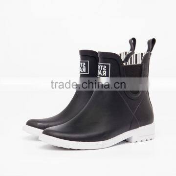 black upper white outsole no lace ankle low short rain wellies waterboots overboots gumboots rubber boot