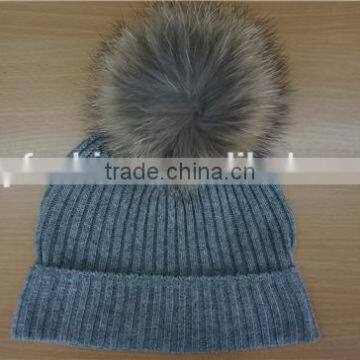 custom wholesale knitted pom beanie hat
