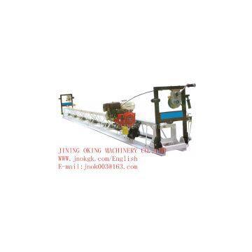 Vibratory truss screed surface finishing machine