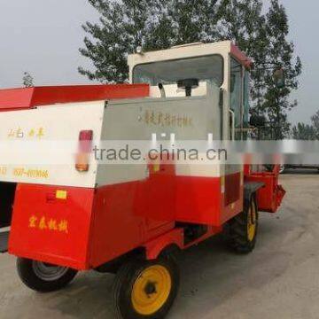 Self-propelled Square hay baler