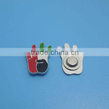 2015 new good quality uae finger shape gold plated enamel iron badges/lapel pins