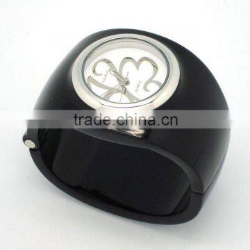 fashion black plastic bangle watch/bracelet watch                        
                                                Quality Choice